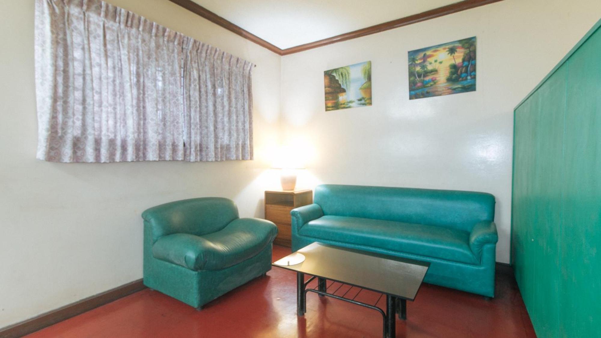Reddoorz At Broadway Court Apartelle Кесон-Сити Экстерьер фото