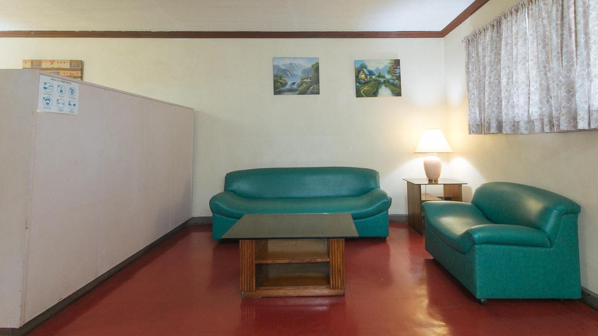 Reddoorz At Broadway Court Apartelle Кесон-Сити Экстерьер фото