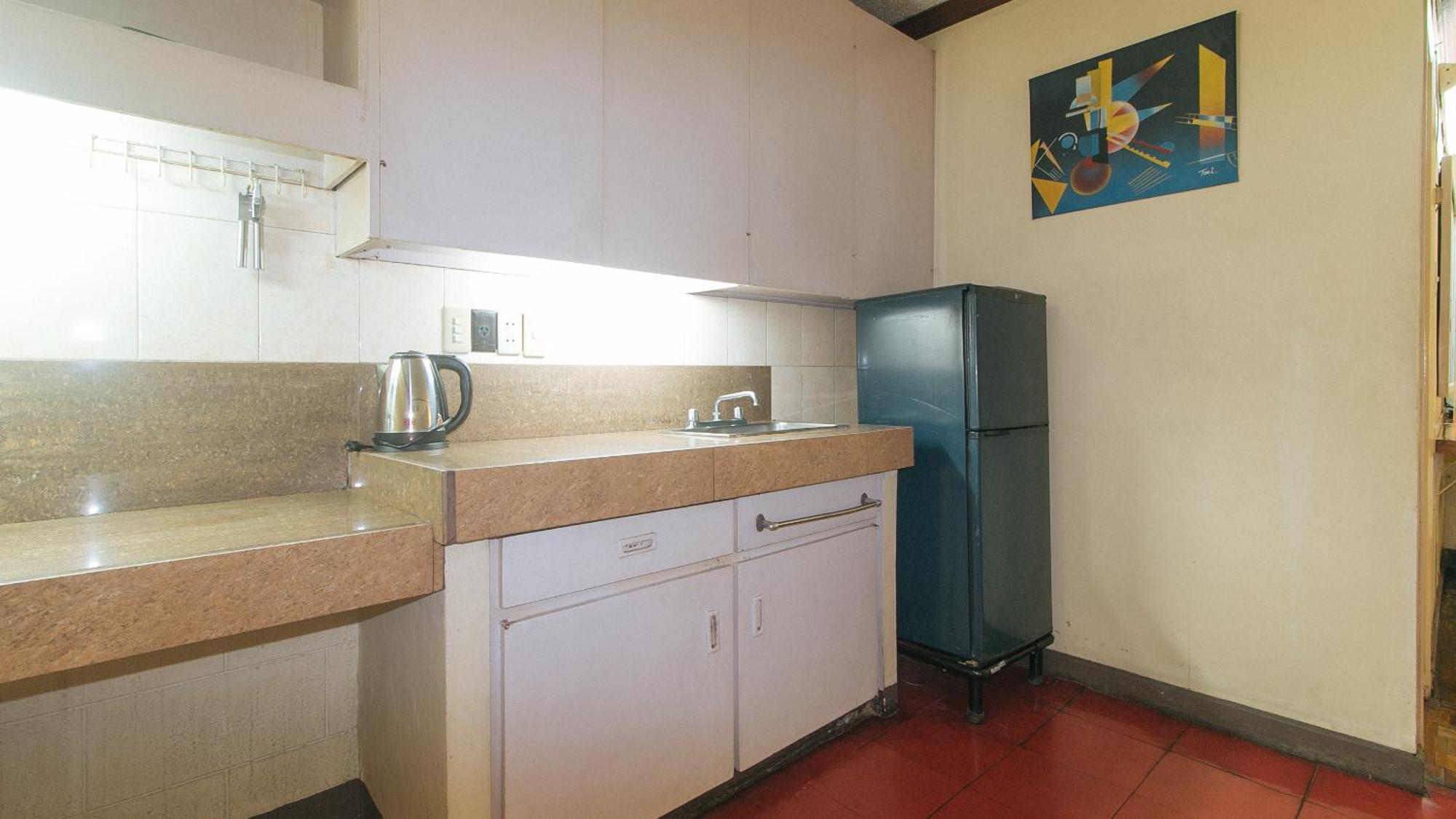 Reddoorz At Broadway Court Apartelle Кесон-Сити Экстерьер фото