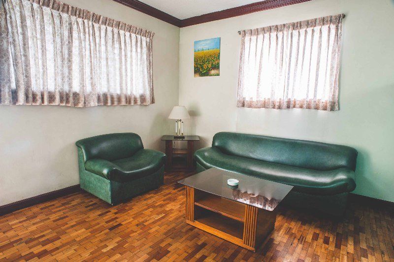 Reddoorz At Broadway Court Apartelle Кесон-Сити Экстерьер фото